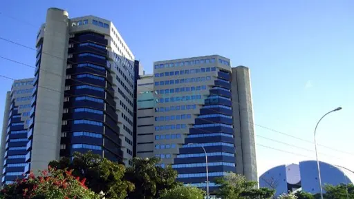Fachada do Centro Empresarial VARIG, no Setor Comercial Norte, em Brasília